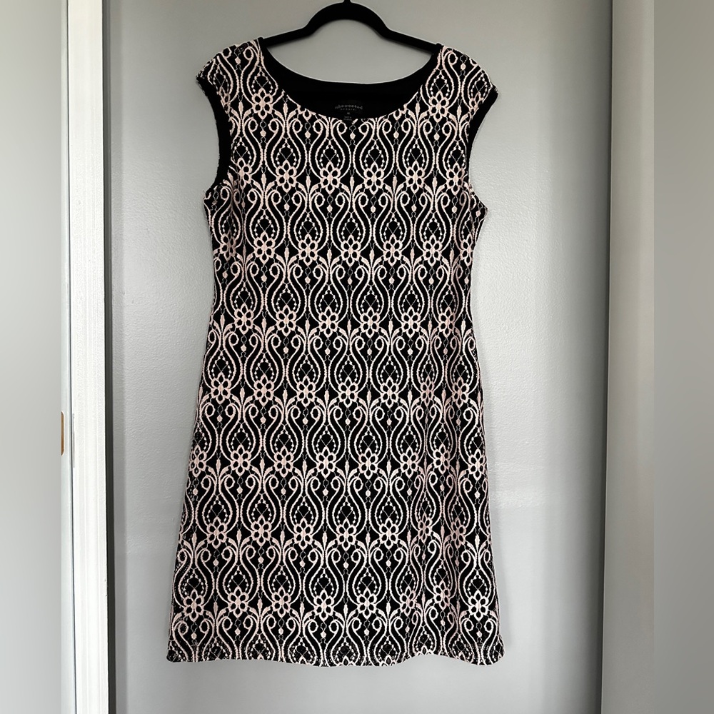 Sleeveless Lacey Dress